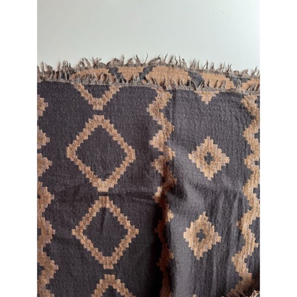 Aritzia WILFRED Scandi Diamond Mosaic Wool Fringed Rectangle Blanket Scarf - Picture 4 of 11